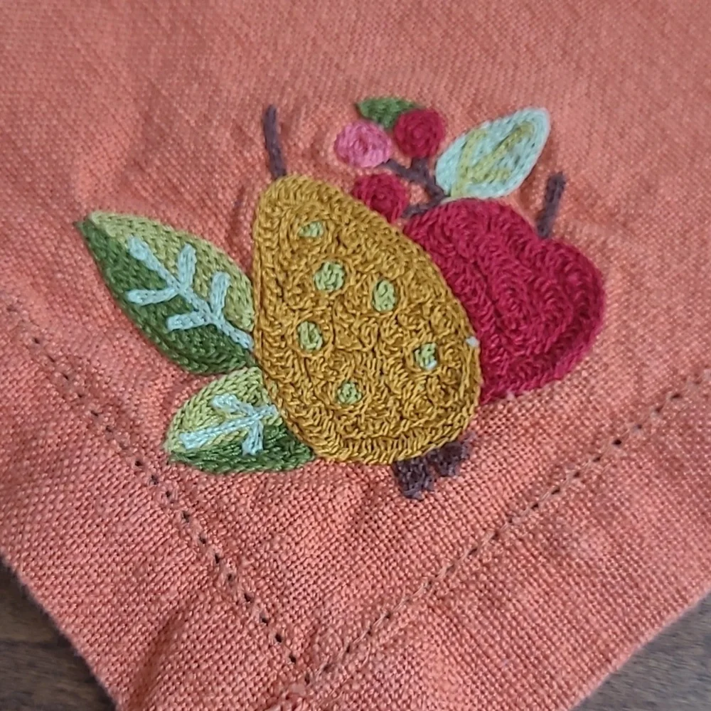 Williams Sonoma Napkins Harvest/Fall/Thanksgiving Embroidered Cloth Set of 4